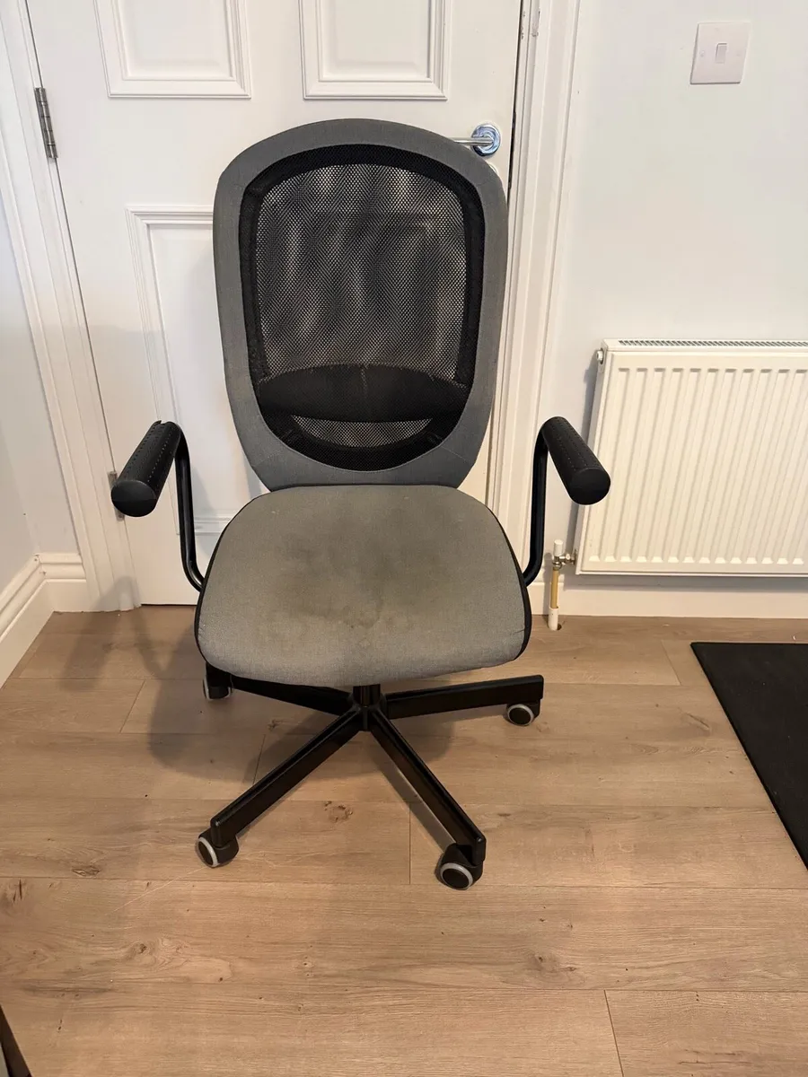 Office chair - Image 1