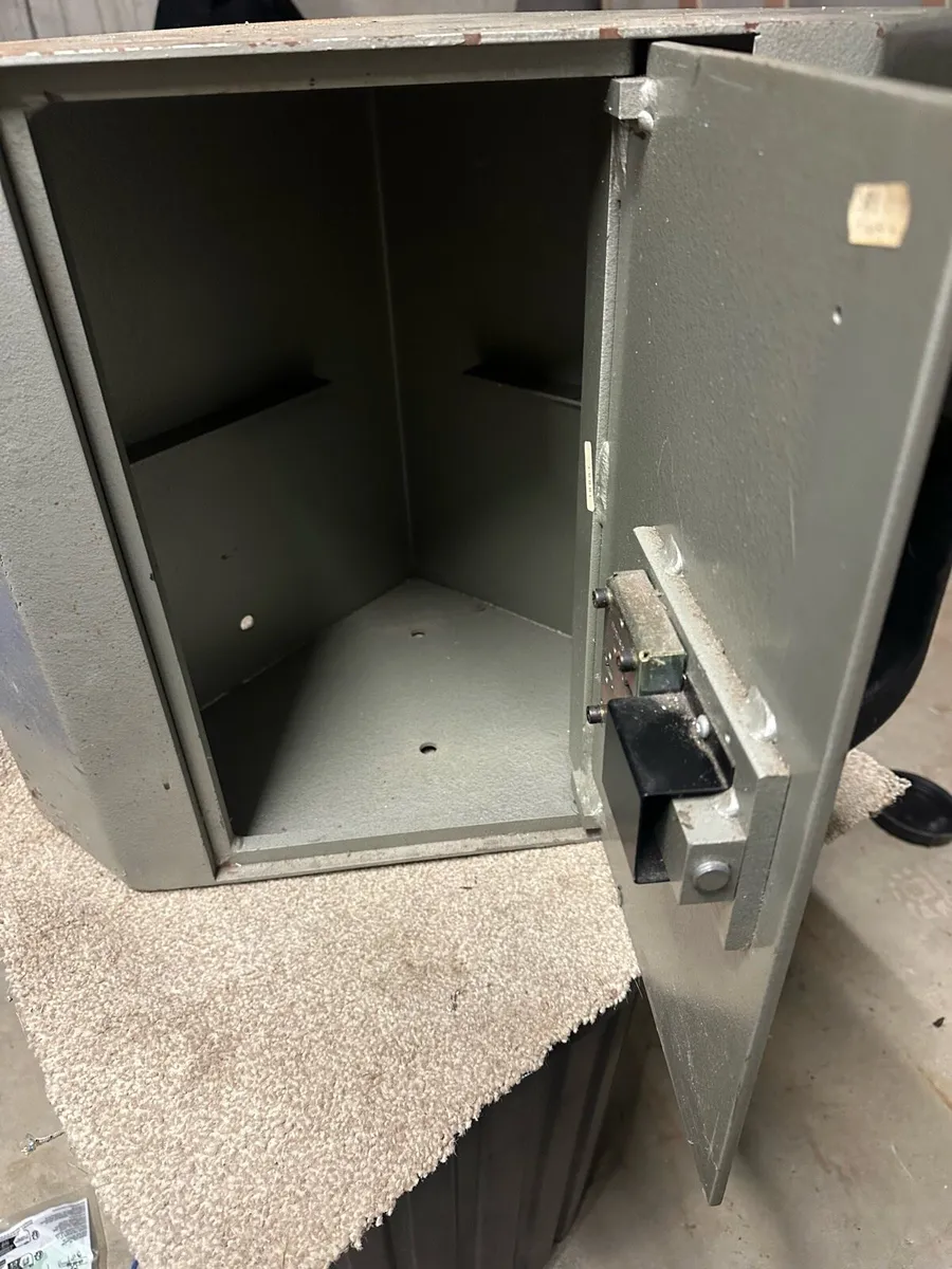 Corner safe - Image 3