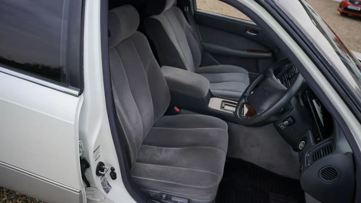 Toyota celsior - Image 4