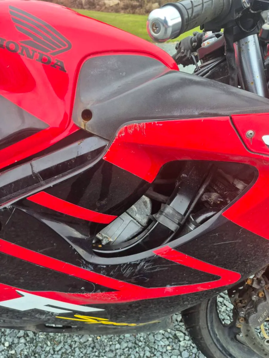 Honda CBR600FS - Image 4