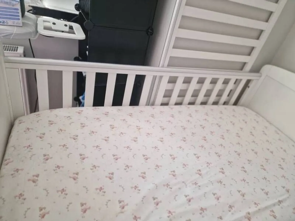 kids bed - Image 2