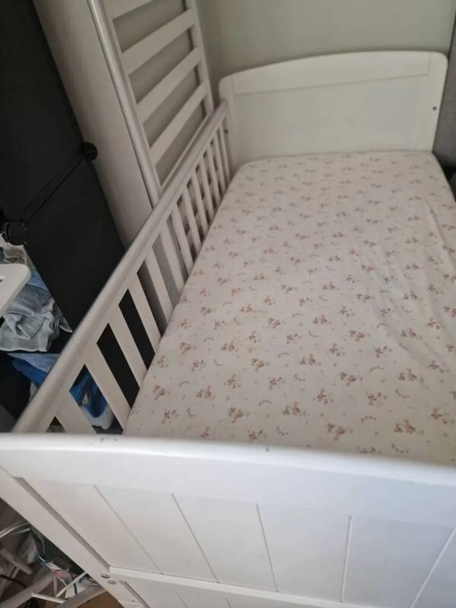 kids bed - Image 3
