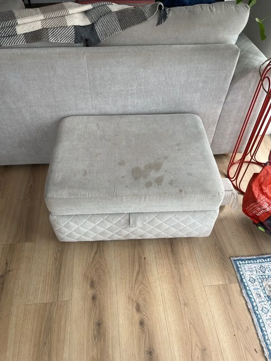 L shaped couch and matching ottoman - Image 3
