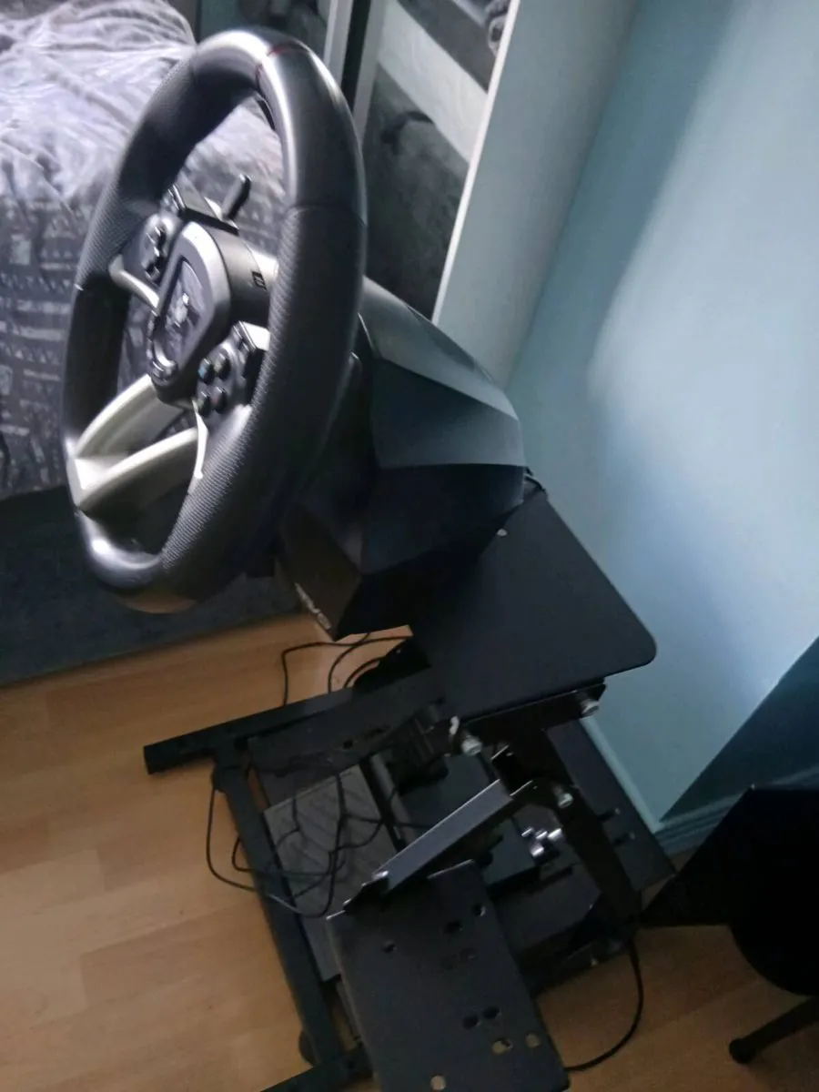 HORI Overdrive Racing Wheel for XBOX and pedals - Image 2