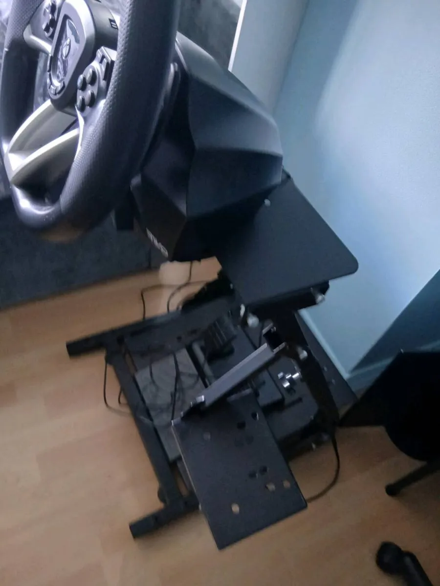 HORI Overdrive Racing Wheel for XBOX and pedals - Image 4