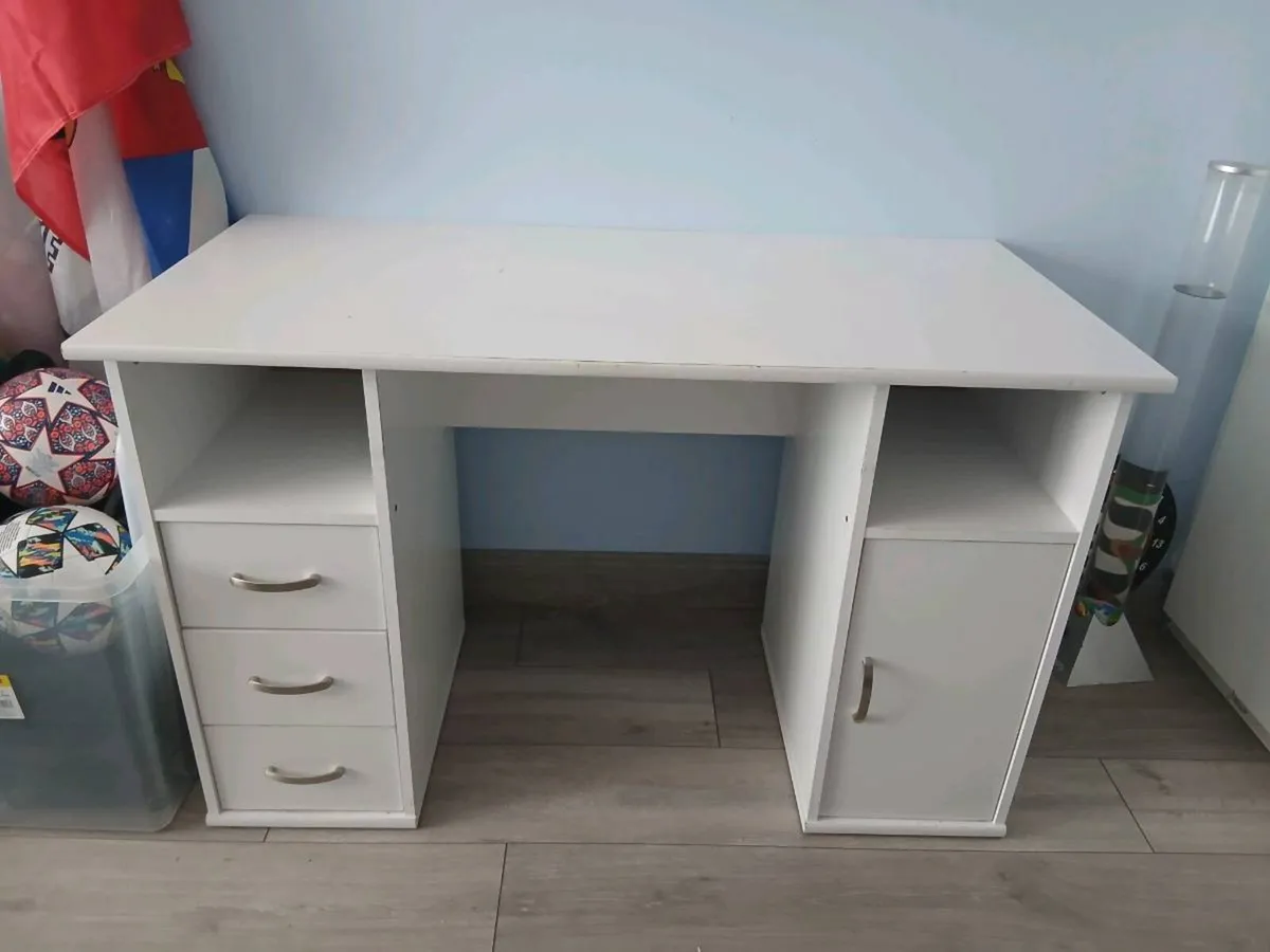 White study/office/computer desk - Image 2