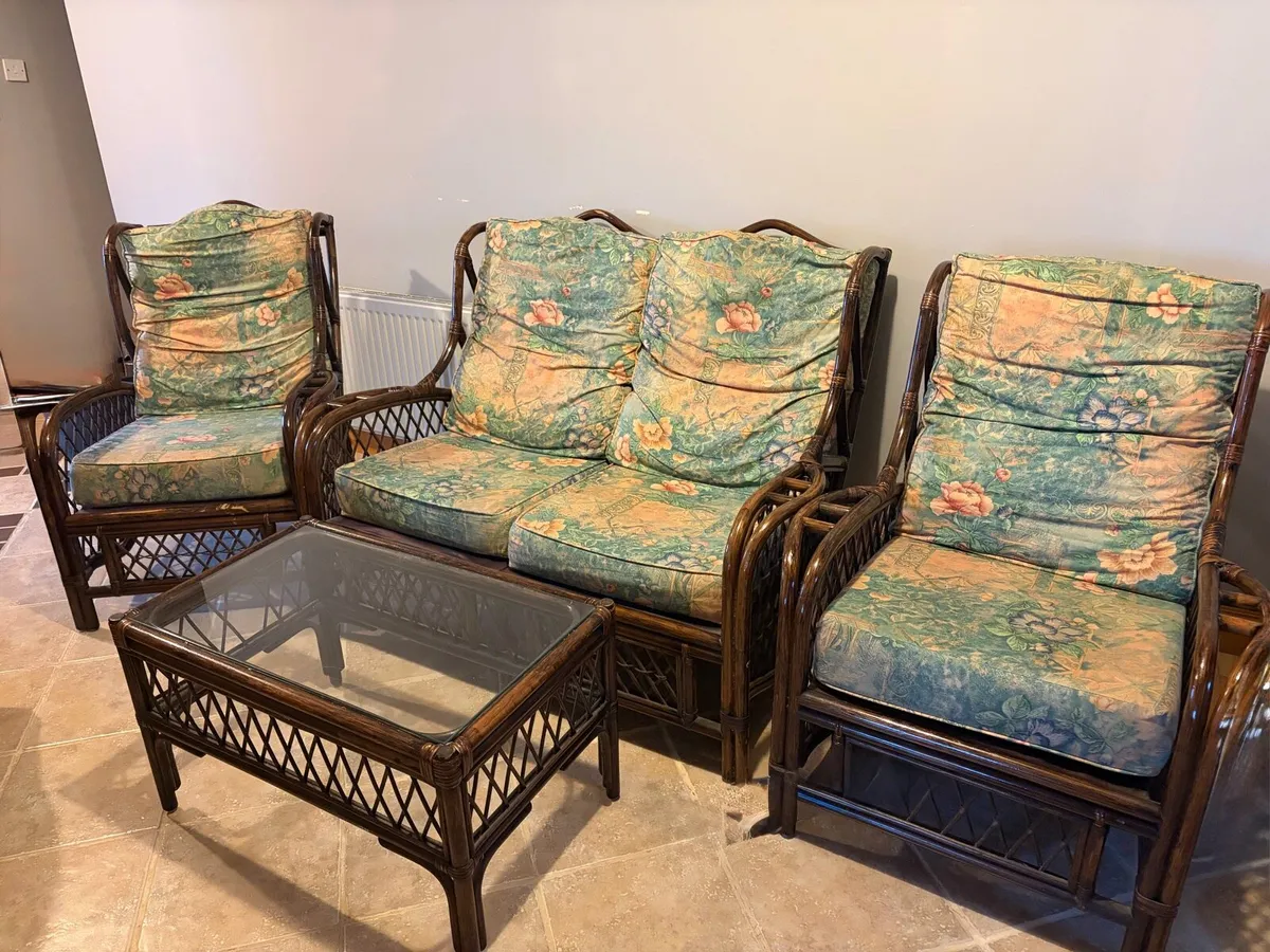 Wicker furniture set - Image 1