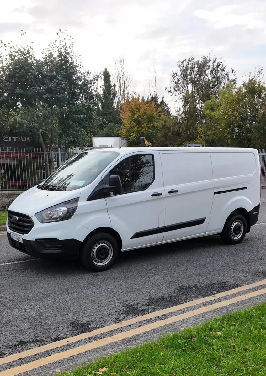 Ford Transit Custom 2022 - Image 4