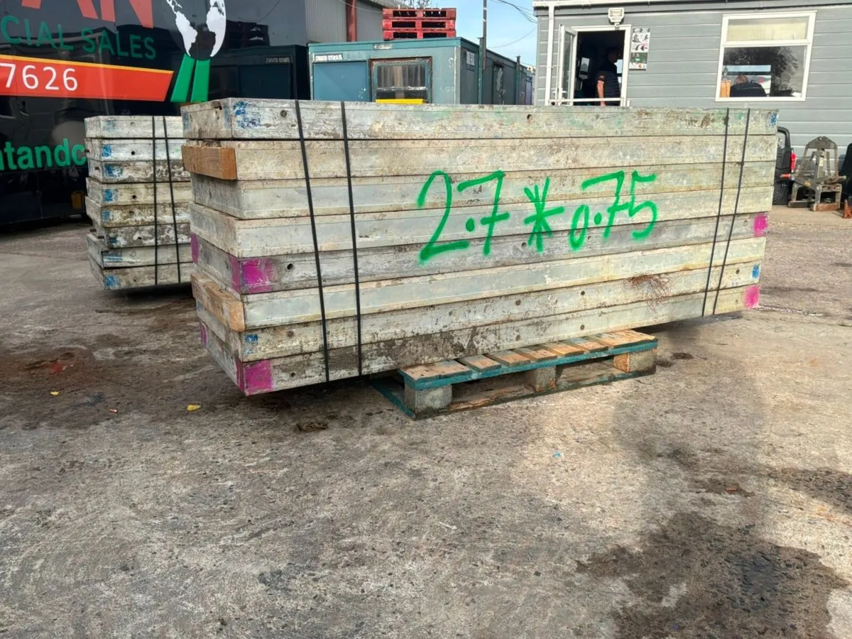 Doka pans. - Image 1