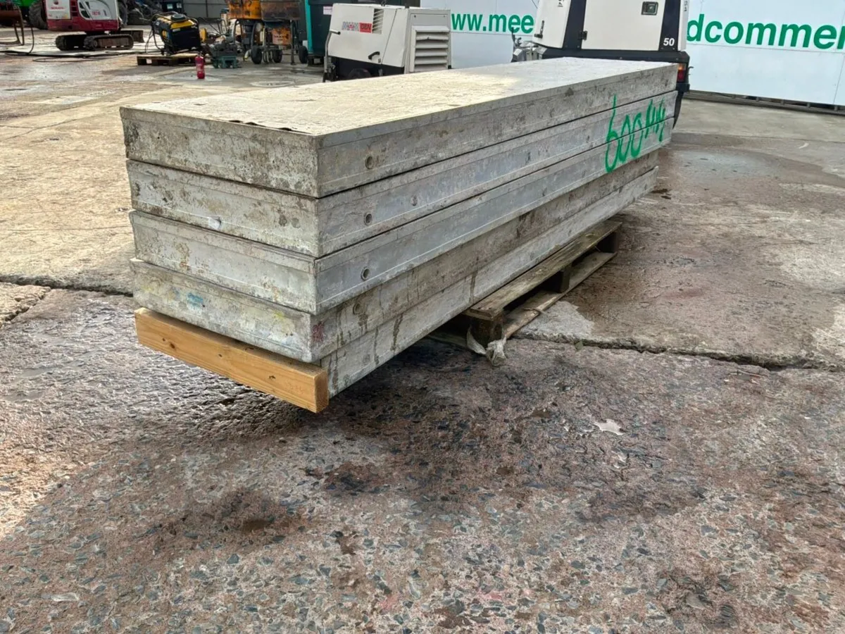 Doka pans. - Image 1