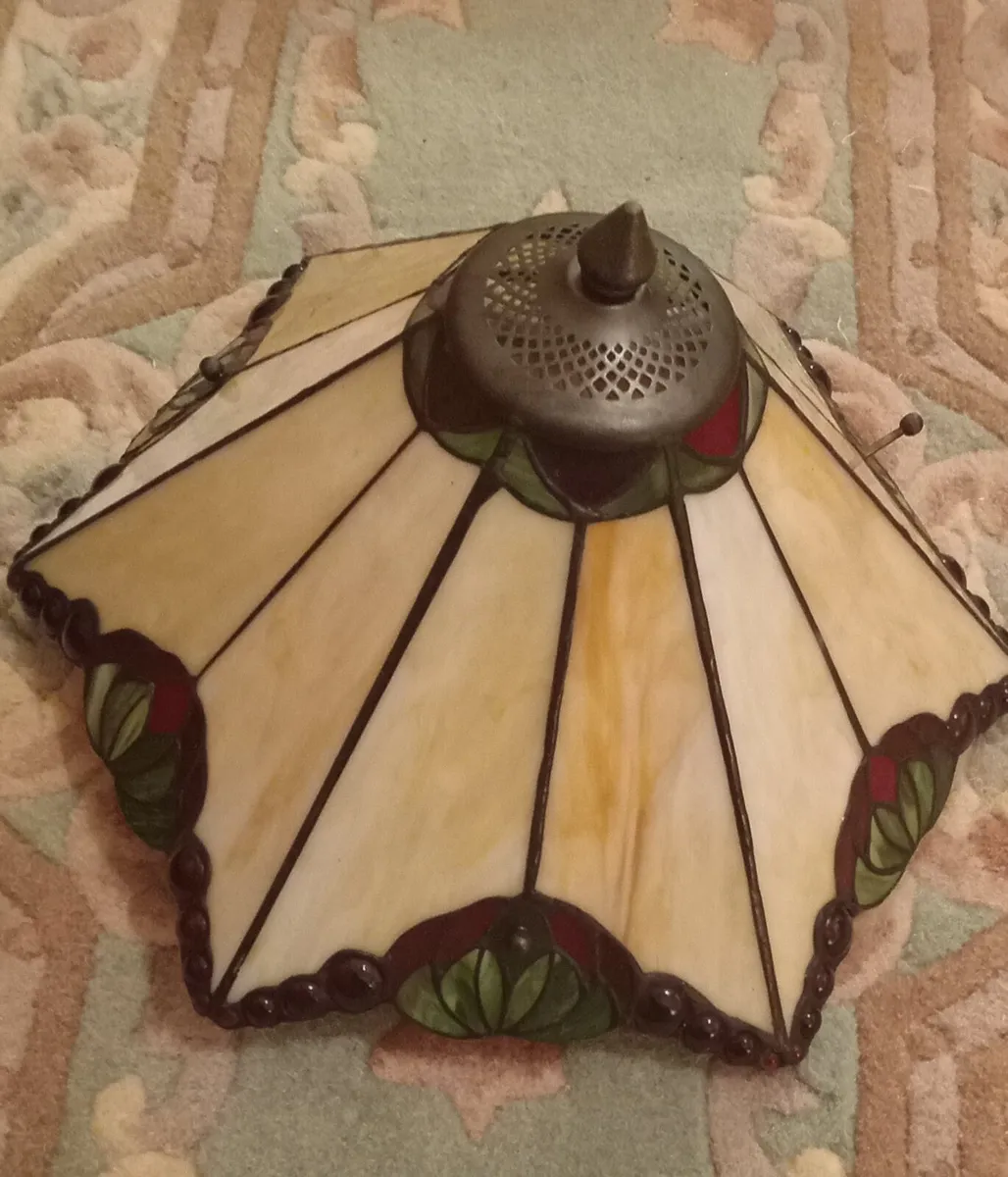 Stained glass lamp shade