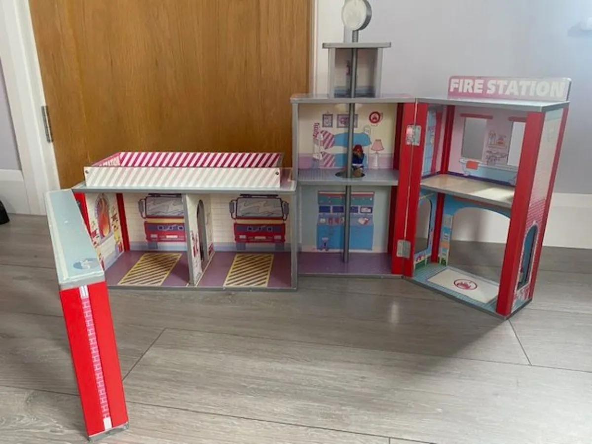 Wooden Fire Station with Accessories - Image 4