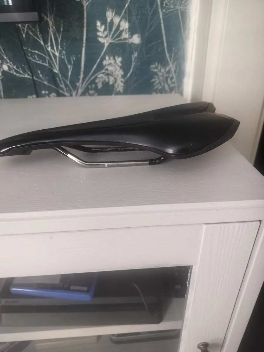Cycling saddle - Image 2
