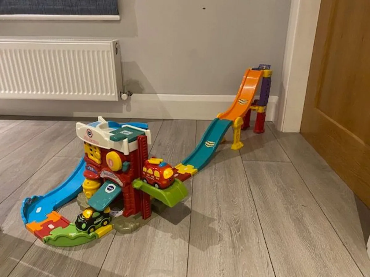 VTech Tiny Tots Track Set with cars - Image 2