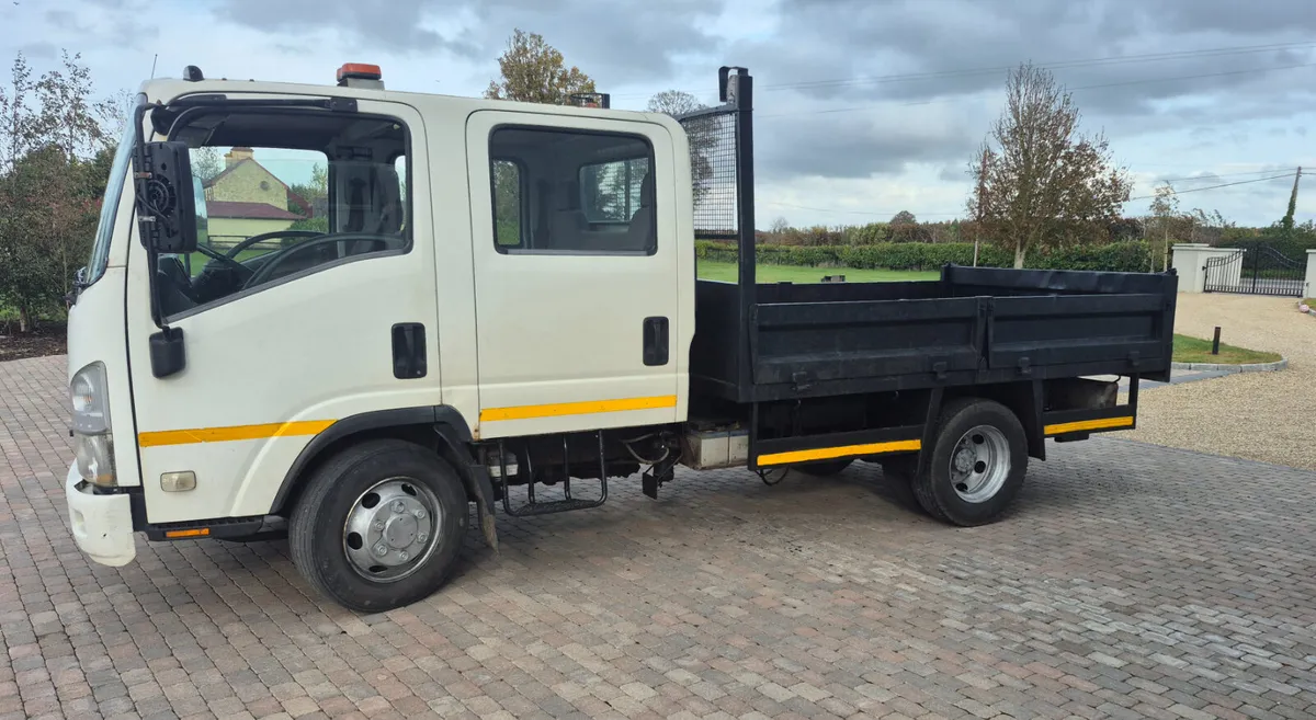 2014 Isuzu npr tipper - Image 4