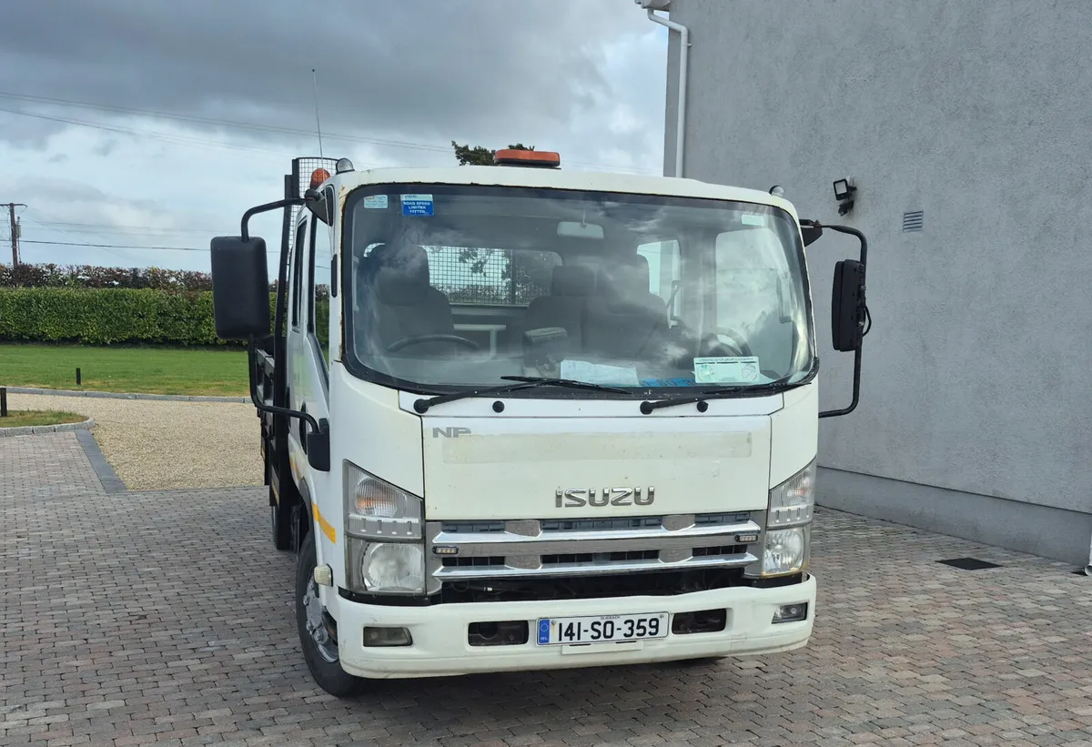 2014 Isuzu npr tipper - Image 3
