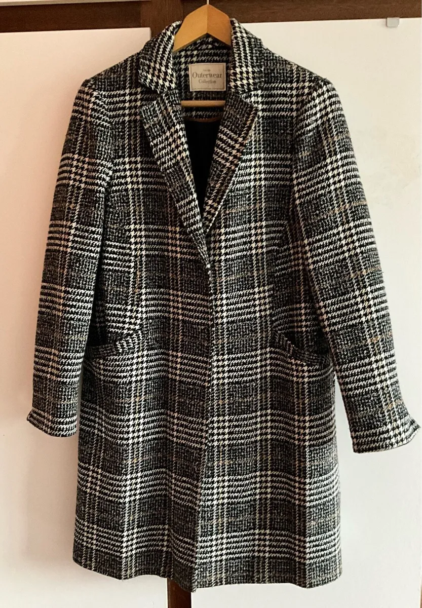 Ladies Black & White Coat - Image 1