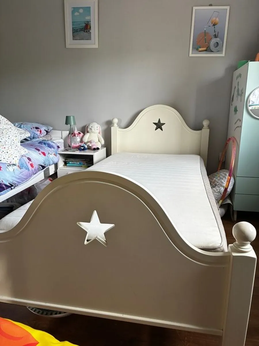 Single Bed - Image 3