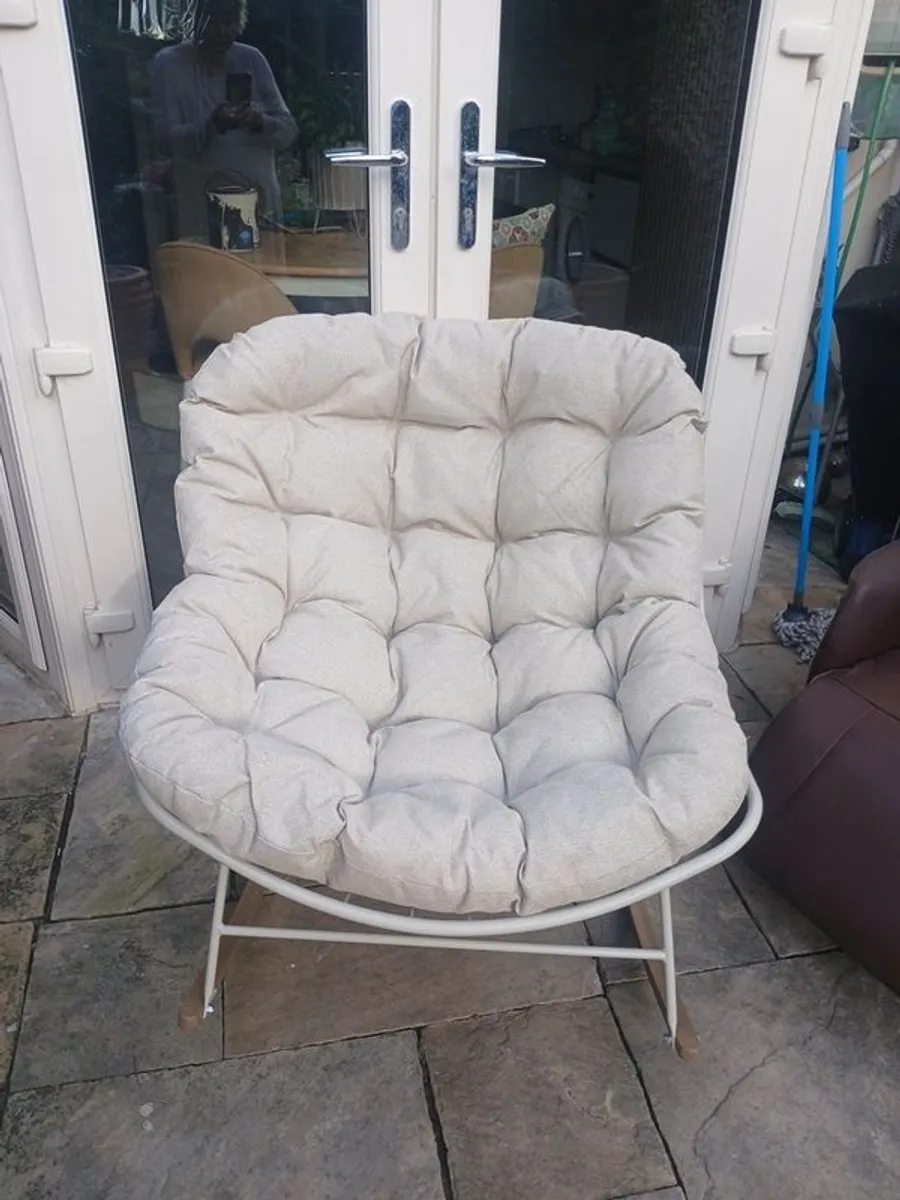 Armchair - Image 1