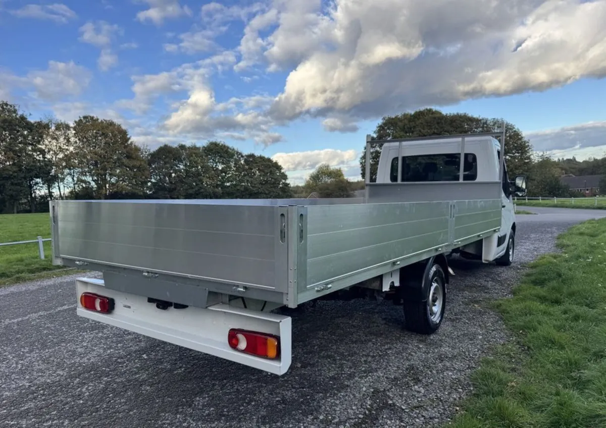 2022 Vauxhall Movano Dropside Van - Image 4