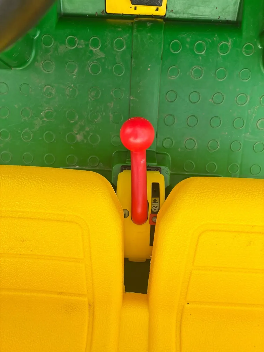 John Deer gator Peg Pegaro - Image 2