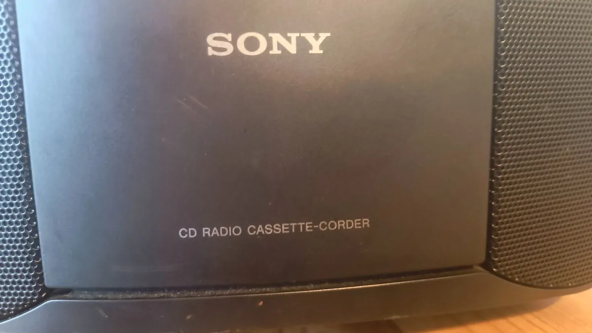 Sony CFD-S70 Boombox CD Player Radio Stereo Casset - Image 4