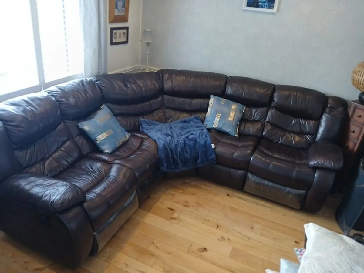 corner sofa - Image 1