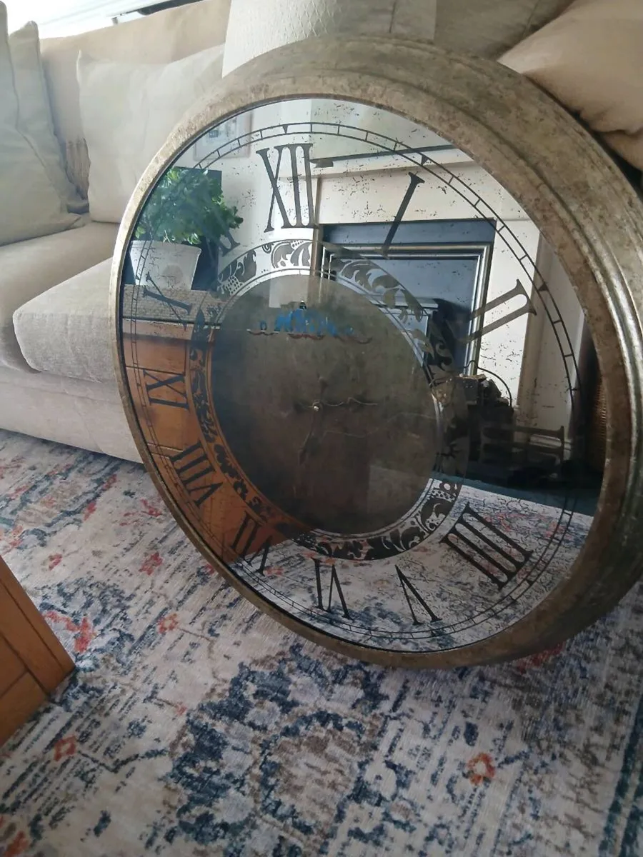 Mirrored wall clock. - Image 1