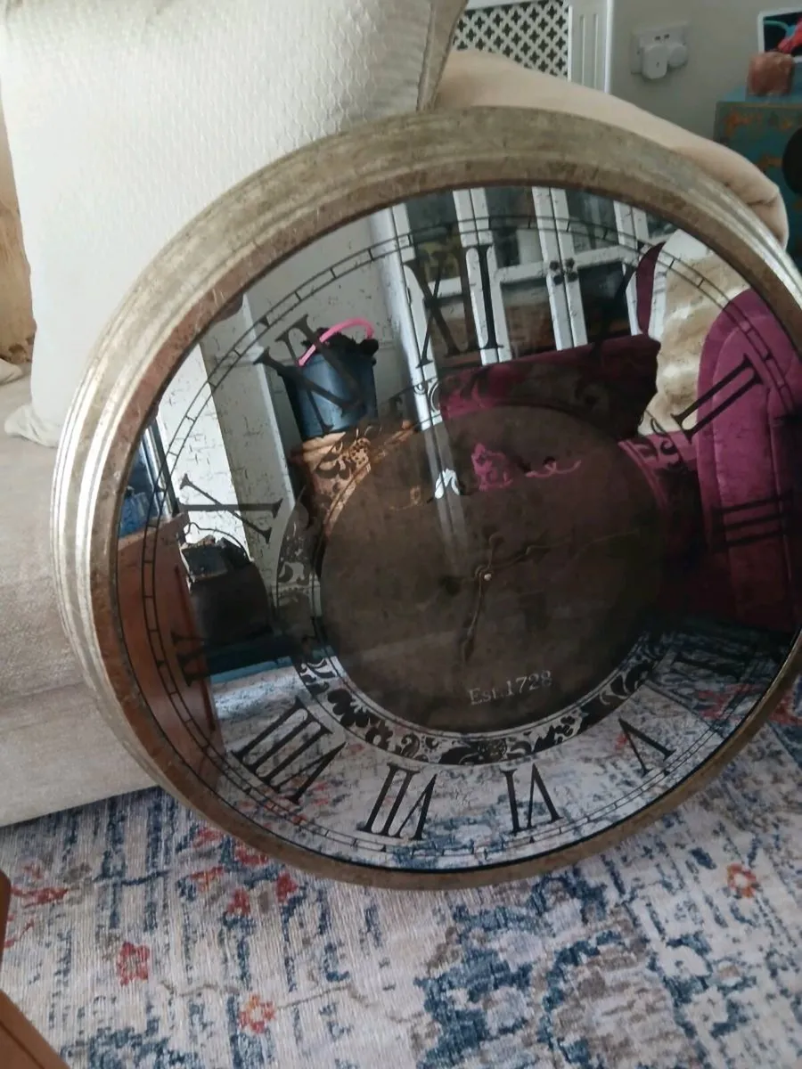 Mirrored wall clock. - Image 3