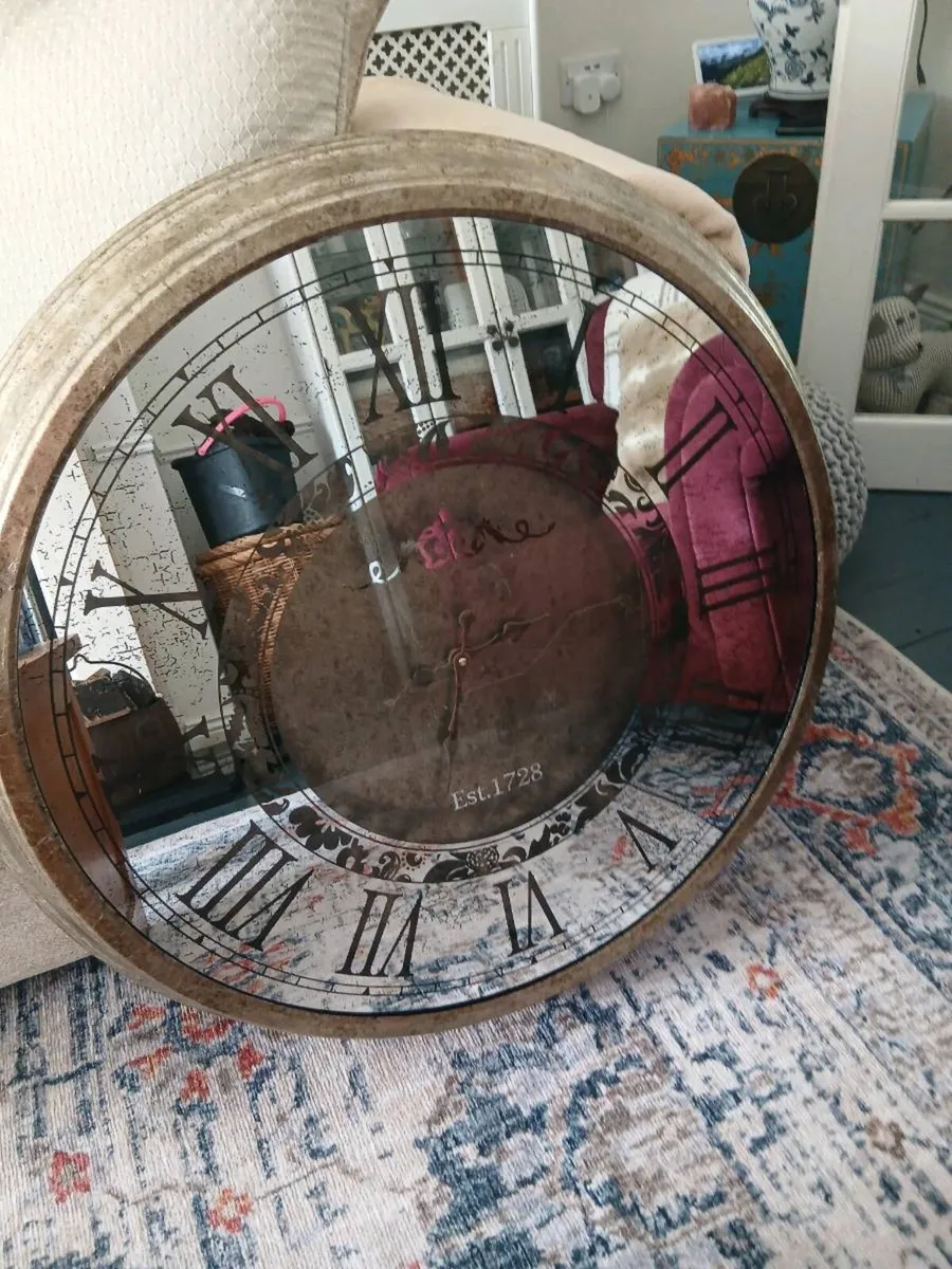 Mirrored wall clock. - Image 2