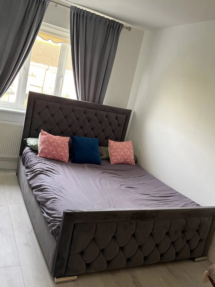 Double bed - Image 2