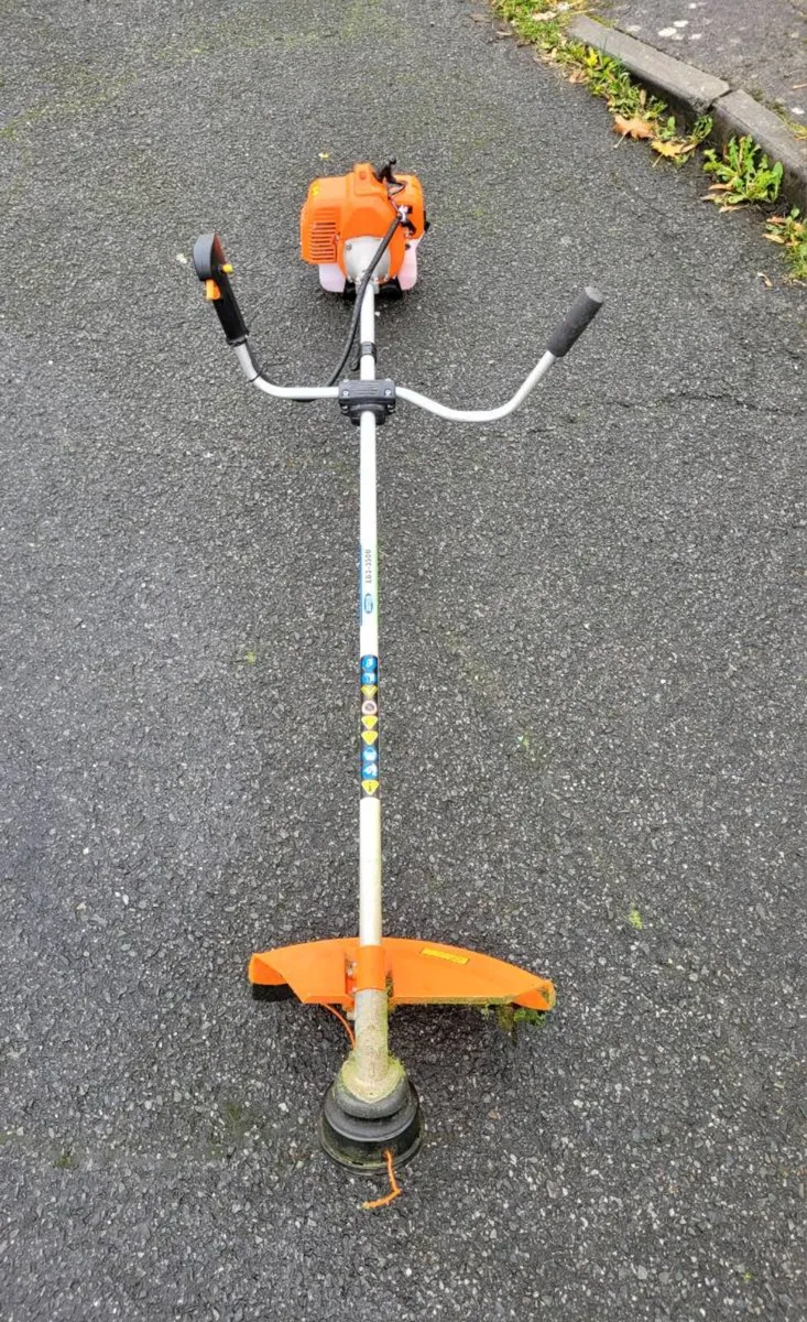 Grass Strimmer - Image 1