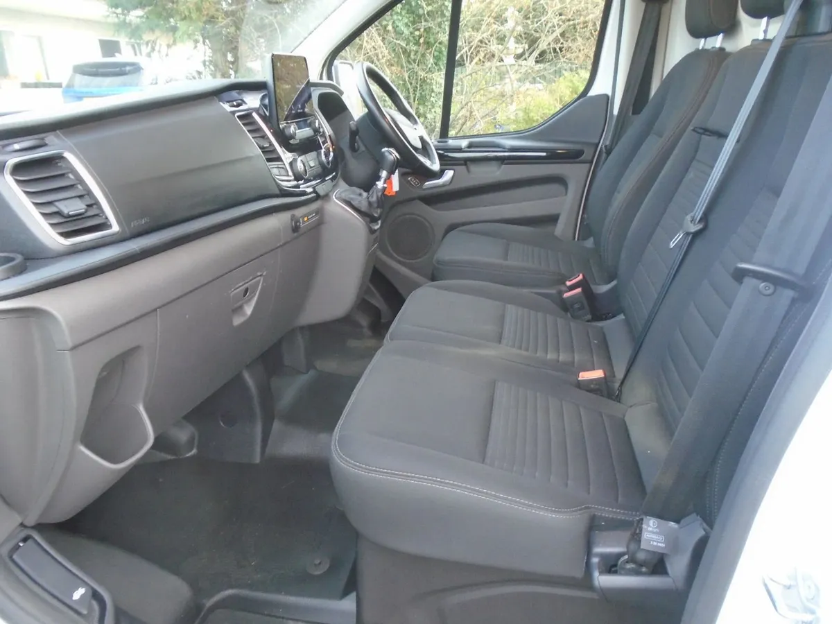 2023 Ford Transit Custom SWB FR LIMITED 130HP. - Image 4