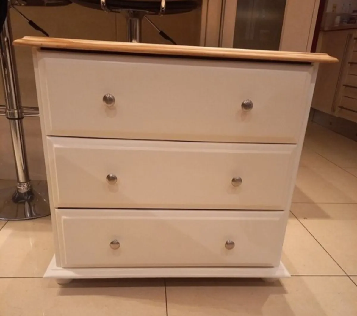 Chest of drawers - Image 1