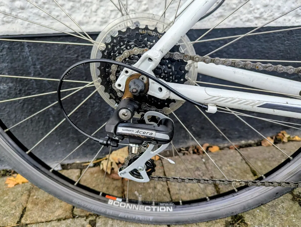 Trek fx2 hybrid bike - Image 2