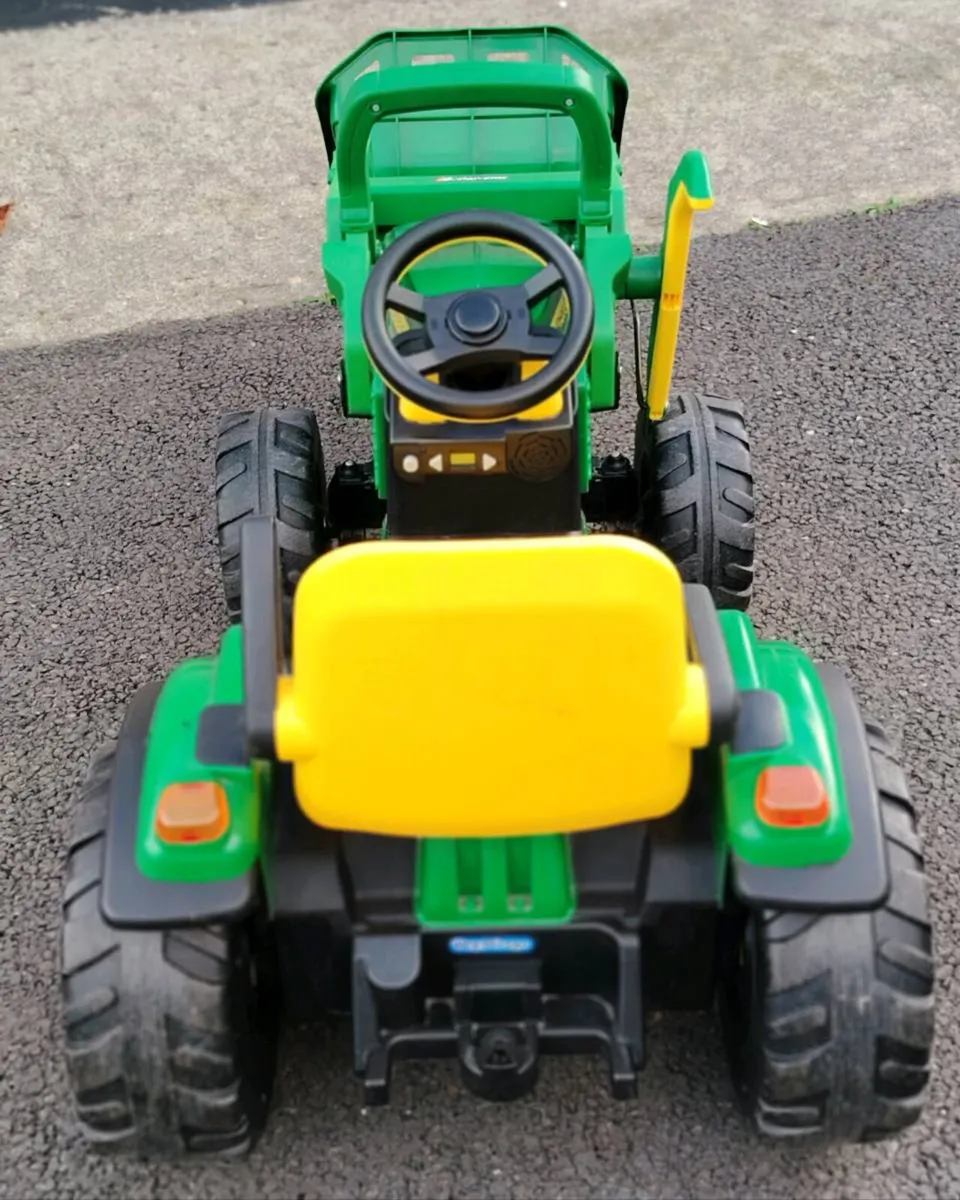 John Deere 12v Electric ride on tractor - Image 2