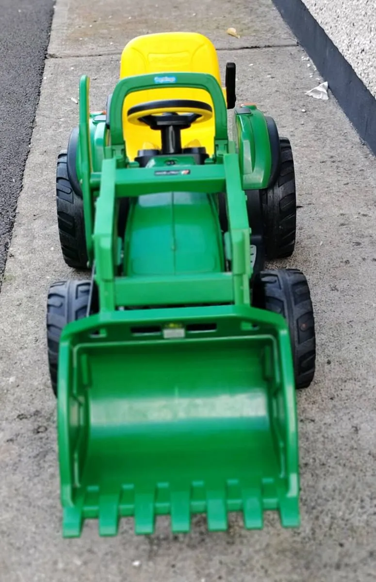 John Deere 12v Electric ride on tractor - Image 4