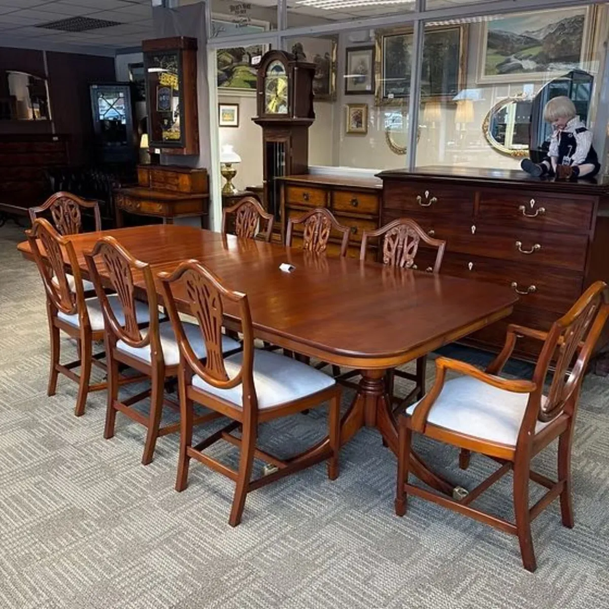 Fabulous regency style mahogany dining suite, comp