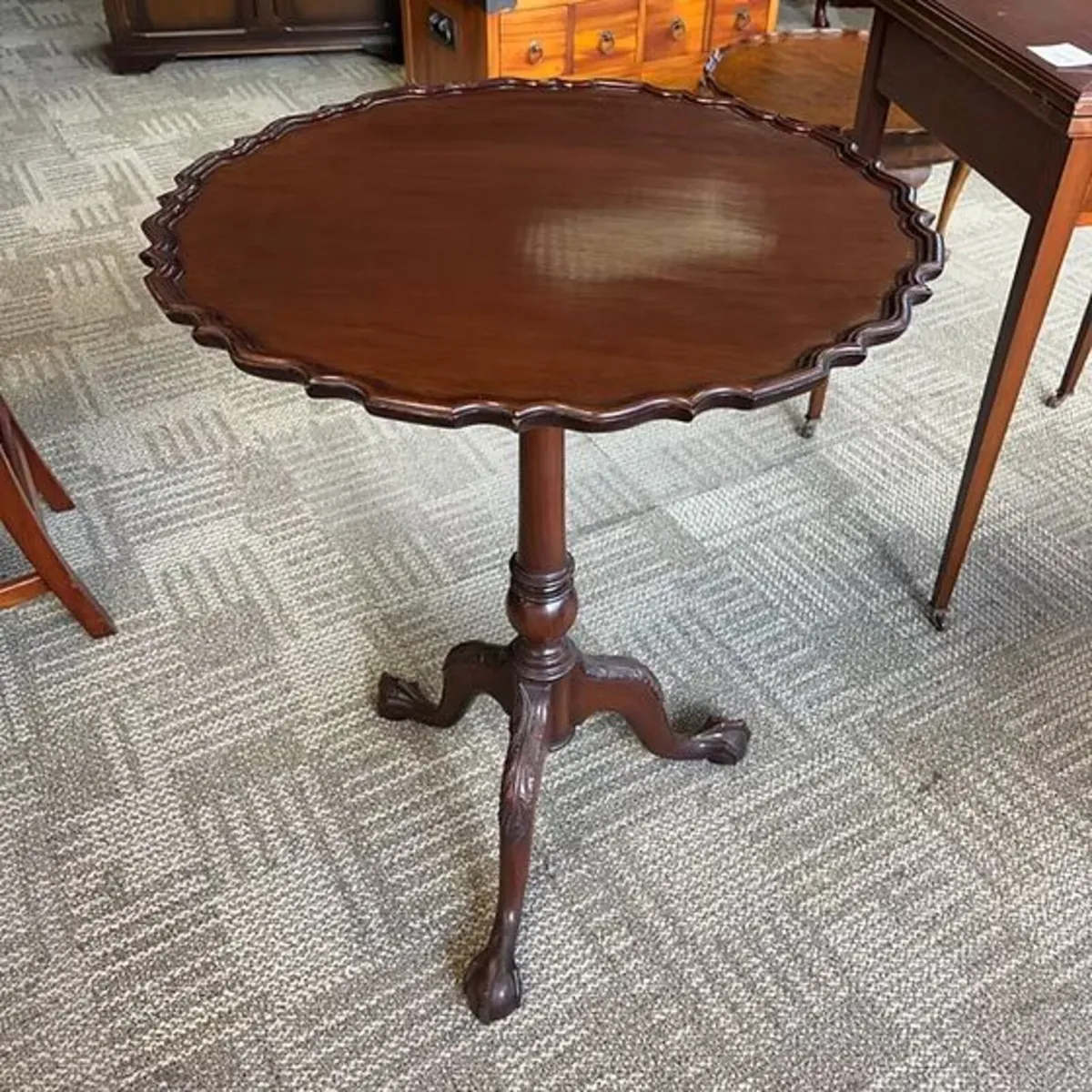 Chippendale mahogany tilt top tripod carved sid