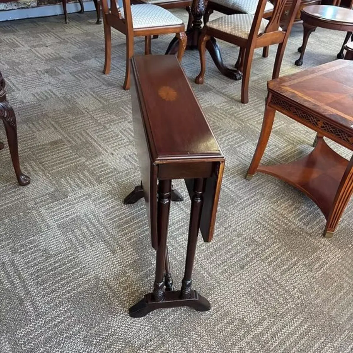Edwardian inlaid mahogany Sutherland drop leaf cou