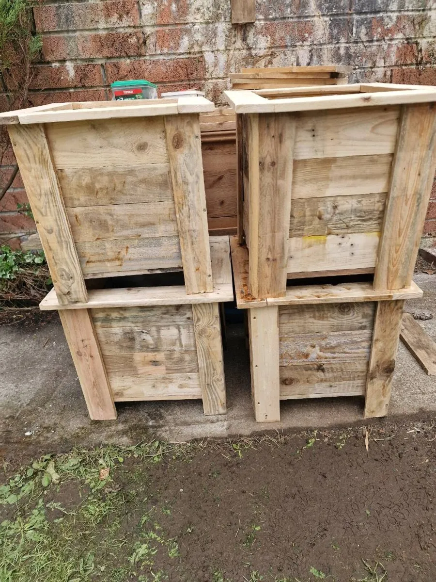Flower/tree planter boxes - Image 1