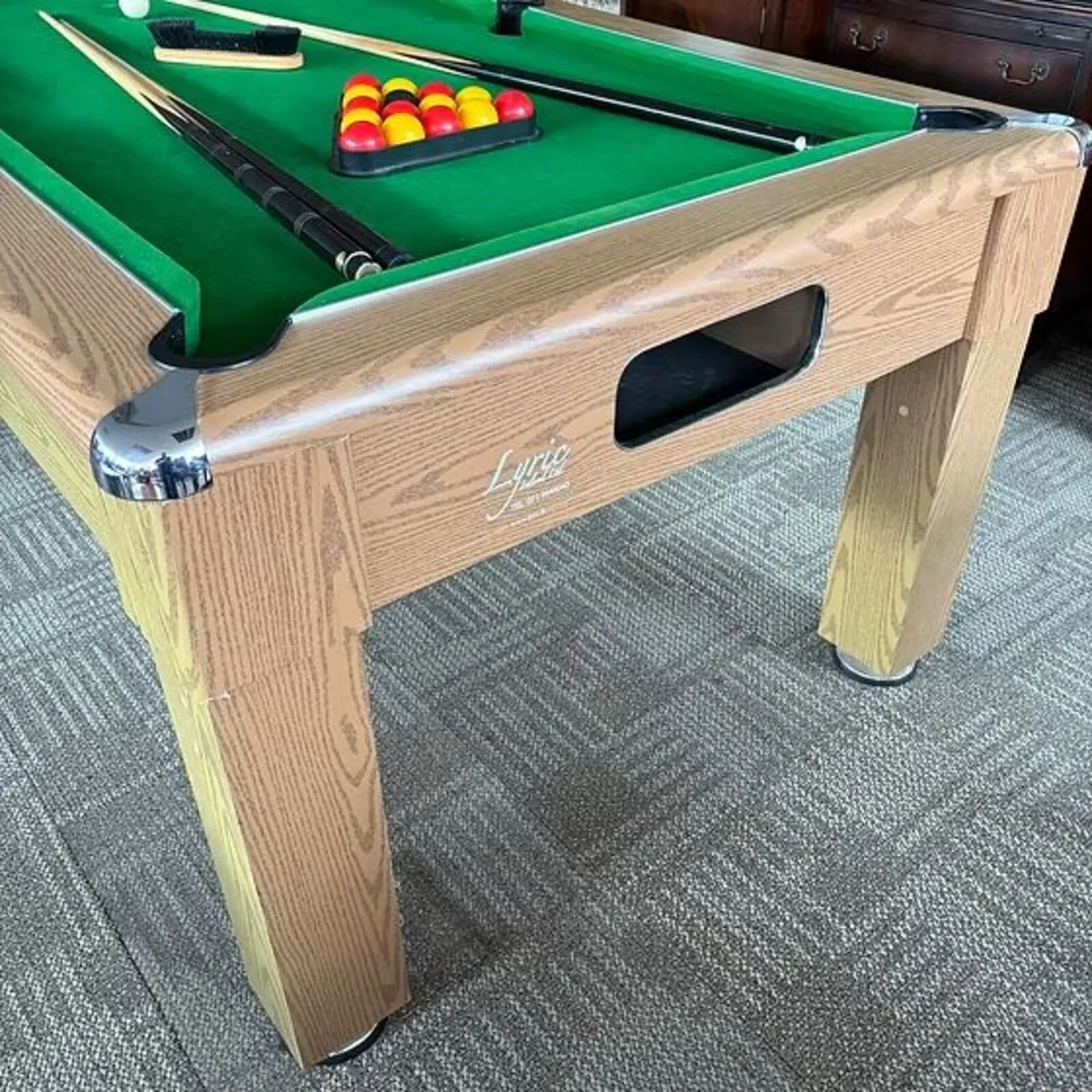 Lyric 6.5ft x 3.6ft Slimline  Oak pool table & cue - Image 4