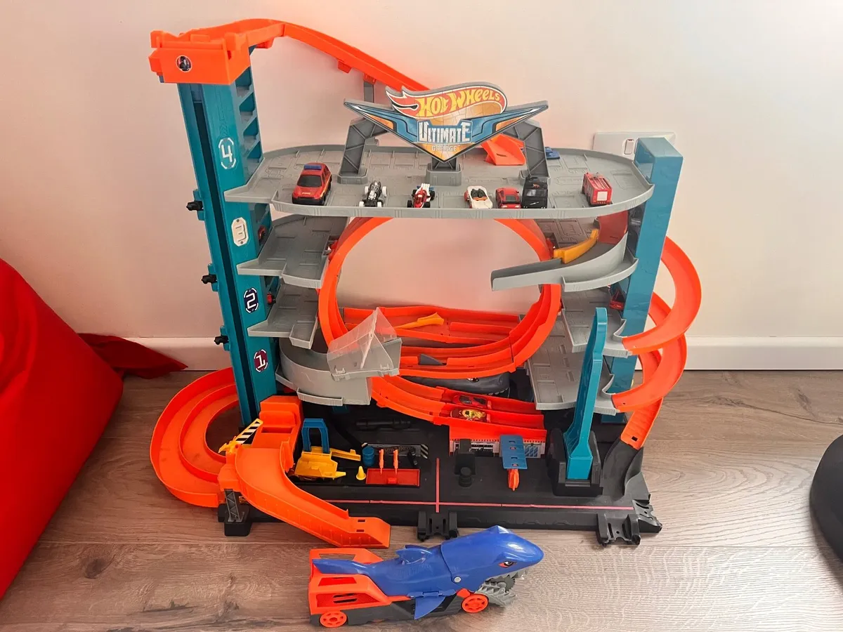 Hot wheels ultimate garage - Image 1