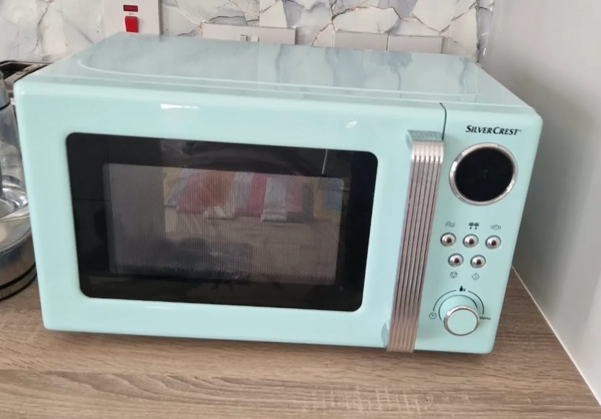 Lidl Silvercrest Microwave 17 litres - Image 1