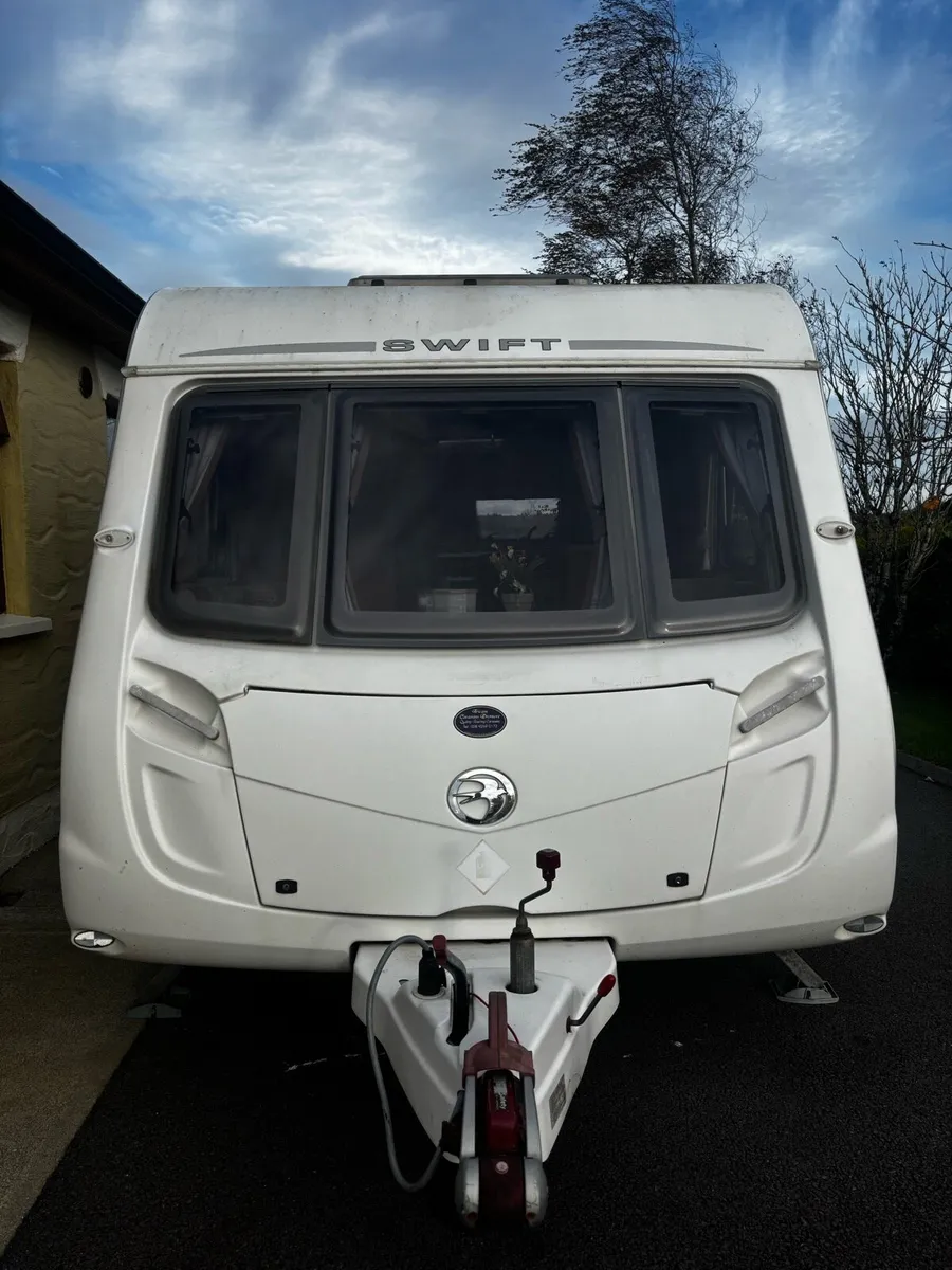 Swift Charisma 220 - Image 2