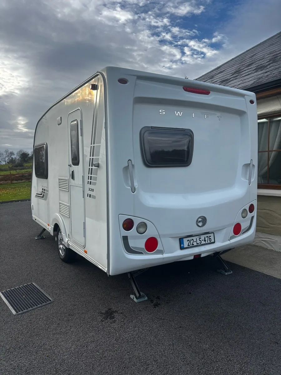 Swift Charisma 220 - Image 3