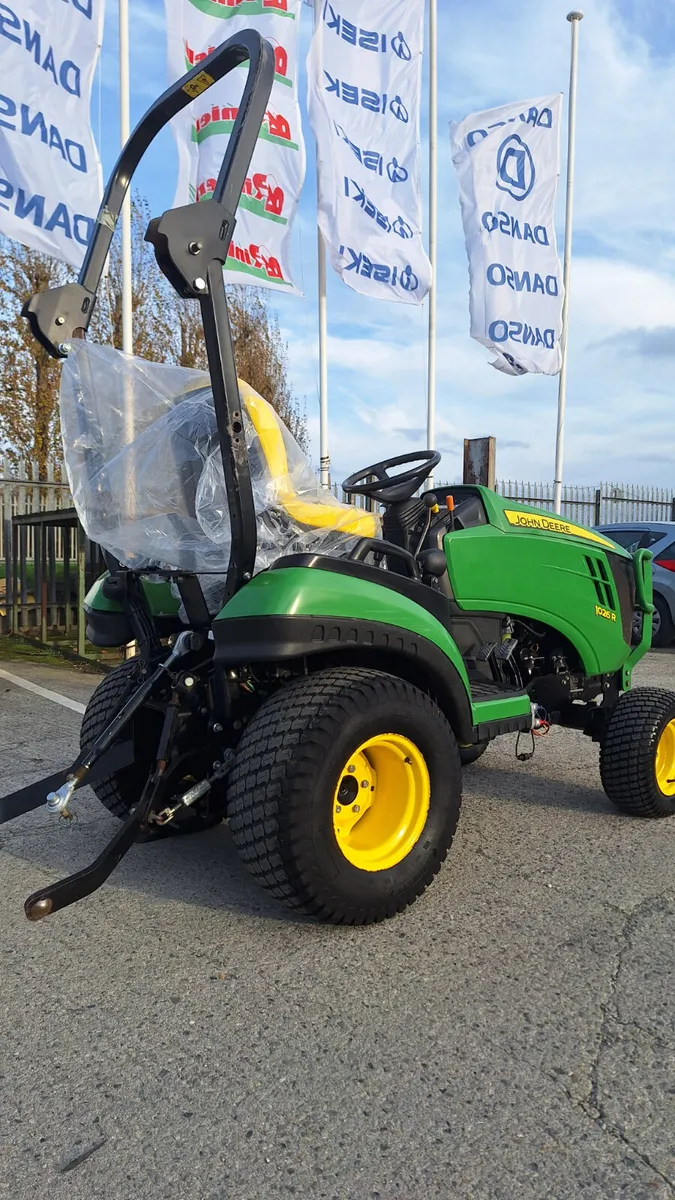 John Deere 1026R compact tractor - Image 3