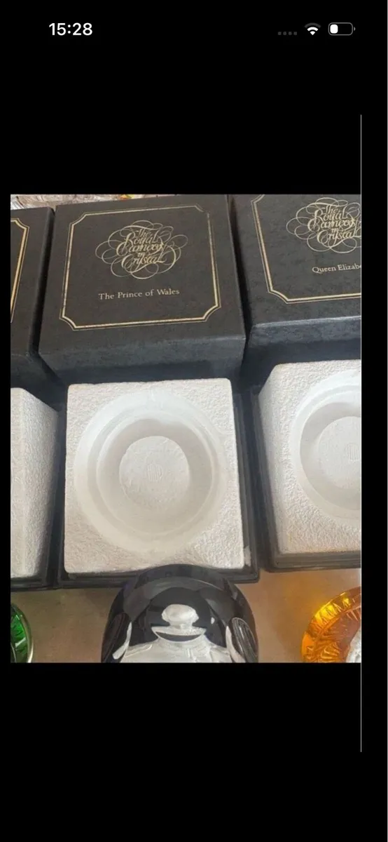 4 pinches baccarat commemorative paperweights - Image 4