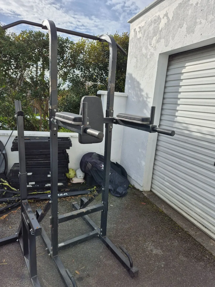 Weight training rack bench pull up and dip station - Image 1