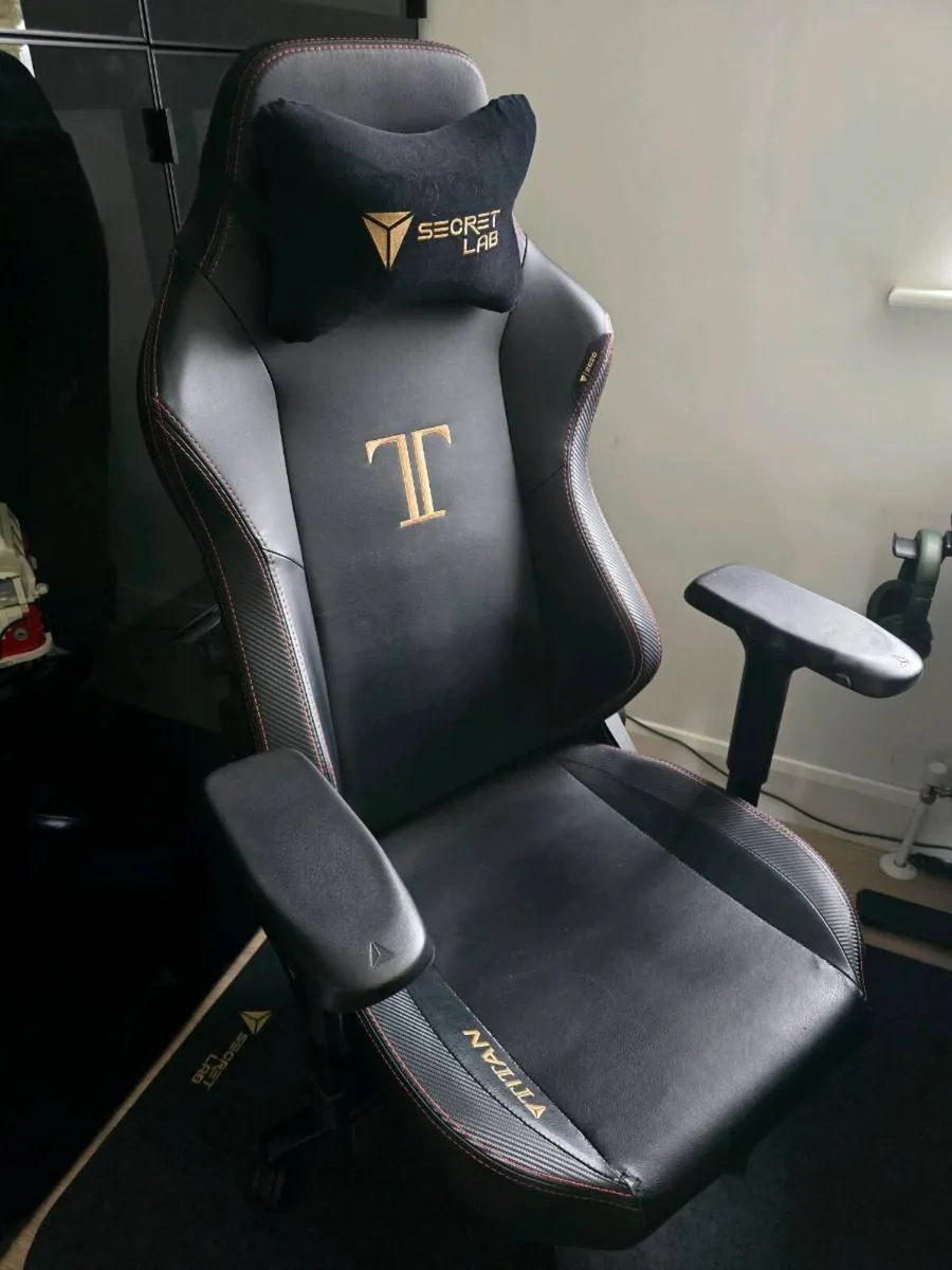 SecretLab Office Gamer Chair - Image 1